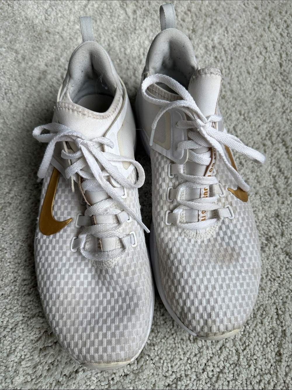 Nike Women's Air Max Bella TR 2 Training Shoes size 9.  White with Gold Swoosh - Picture 3 of 7